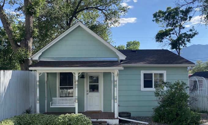 Colorado Springs Cabaña | ¡Nuevo listado de VRBO Premier Partner y Air BnB Superhost!