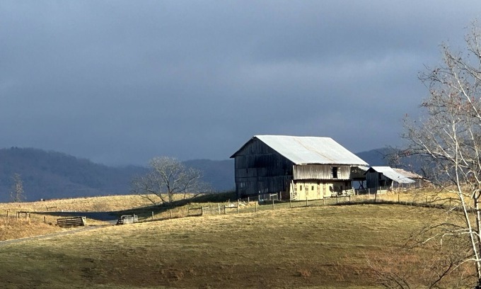 Dublin Casa | Pintoresco Country Cottage, Vistas a la montaña, TV / Radford / VA Familias Haven