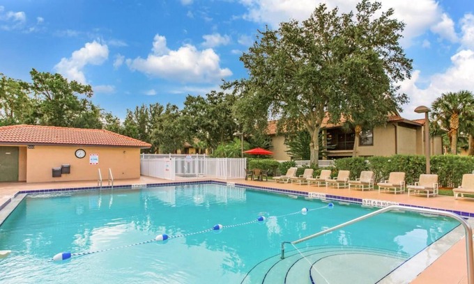 Solivita Complejo | Quaint Country Setting, 2 Modish Units, Pool, Parking, BBQ Facilities