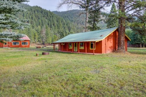 De Borgia Casa | Quaint DeBorgia Retreat Black Diamond Guest Ranch