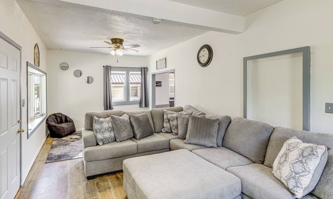 Fairbury Casa | Quaint Family Retreat in Fairbury!