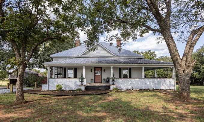 Pelzer Casa | Quaint farmhouse near Greenville and Clemson