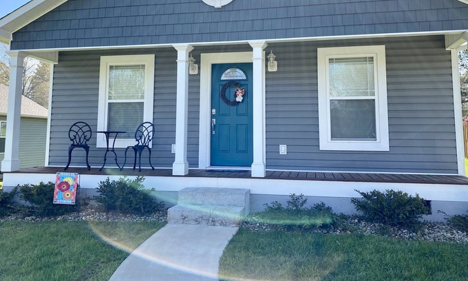 Landrum Cabaña | "Quaint ~ Fresh ~ Convenient"
