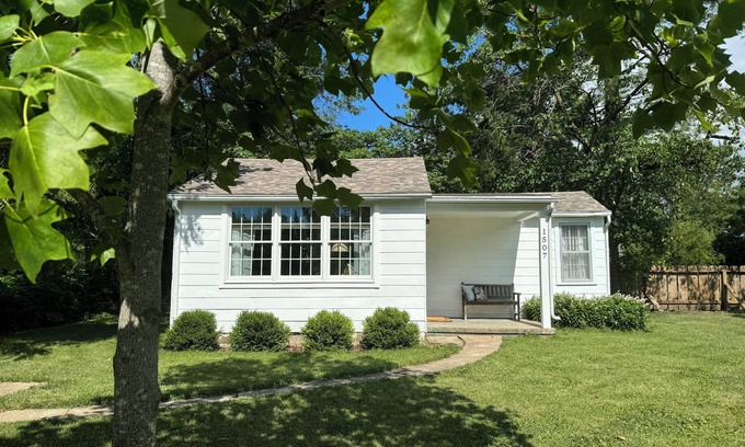 Kirksville Cabaña | Quaint Guest Cottage