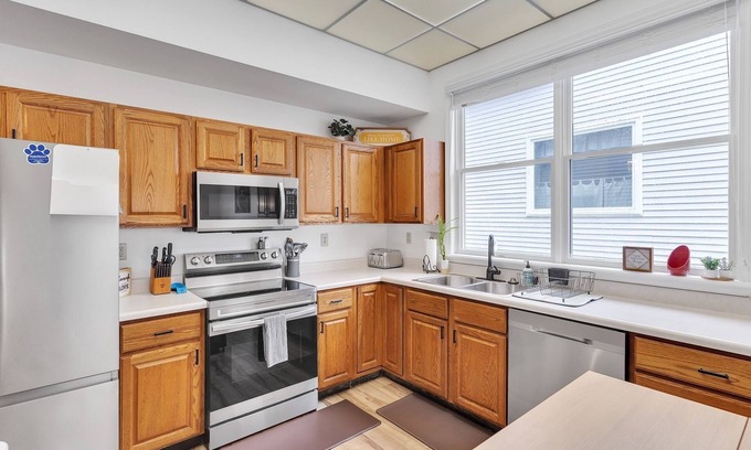 Geyser Crest Casa | Quaint Hideaway: Close To Spac & Ballston Spa 3 Bedroom Home by RedAwning