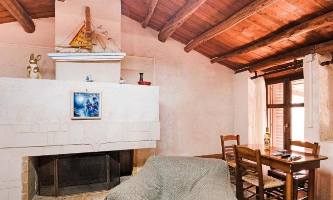 Ano Volimes Casa | Quaint Holiday Home in askos Navagio Beach