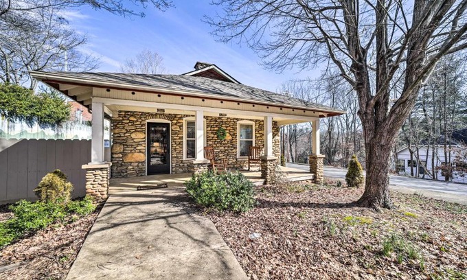 Waynesville Casa | Quaint Home with Porch in Downtown Waynesville!
