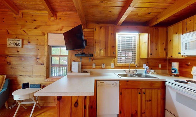 Gilbert Casa | Quaint house with loft, furnished wraparound balcony, central AC, & fast WiFi