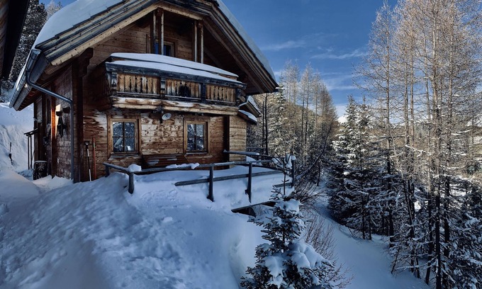 Turracher Hohe Chalet De Esquí | Pintoresca cabaña en nieve segura 1750m con piscina y sauna, justo en la zona de esquí y senderismo.