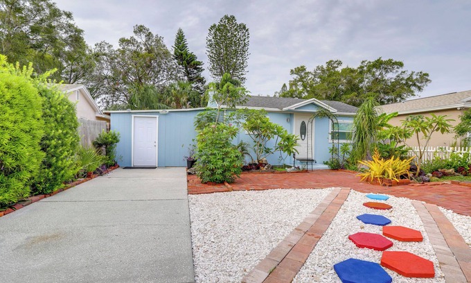 St. Petersburg - Clearwater Cabaña | Quaint Jungle Hideaway Near Downtown St. Pete