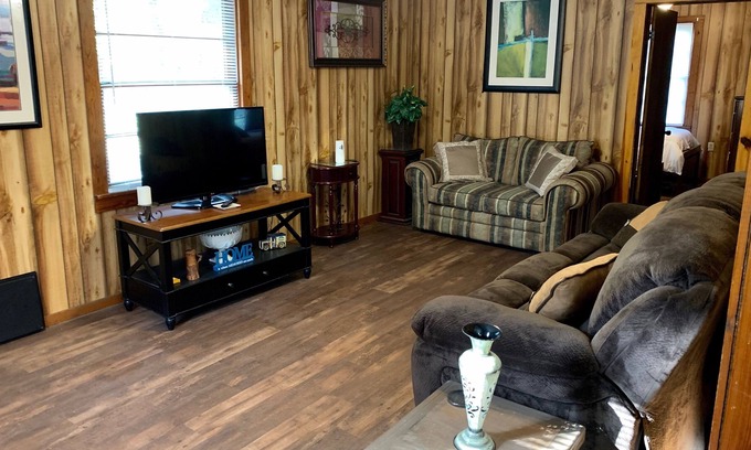 Heber Springs Cama Y Desayuno | Quaint little farmhouse minutes away from Greers Ferry Lake