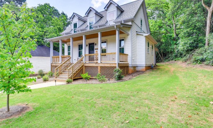 Newnan Casa | Quaint Newnan Vacation Rental Near State Park!