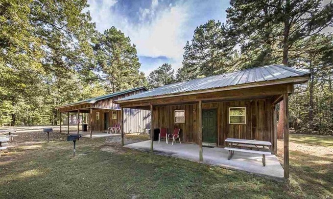 Eden Isle Cabina | Quaint One Bedroom Cabin Near Heber Springs Marina