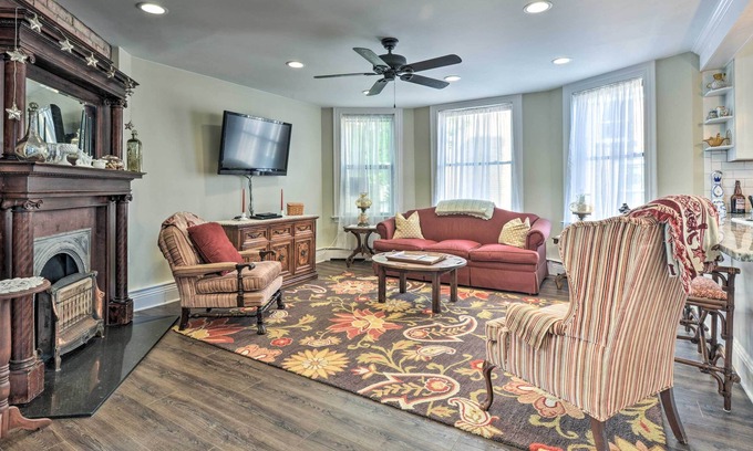 Bellevue Casa | Quaint Pittsburgh Pad w/ Deck: 5 Mi to Downtown!