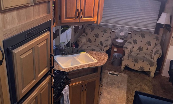 New Port Richey Casa | Quaint remote tiny home steps from Downtown New Port Richey!