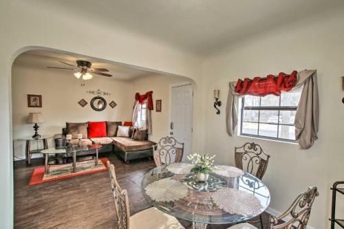 Roswell Apartamento | Quaint Roswell Retreat about 1 Mi to Main Street!
