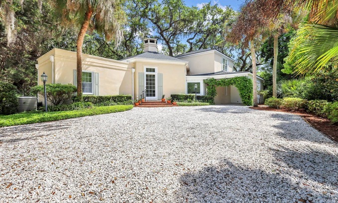 Sea Island Casa | Quaint Sea Island Cottage, w/Pool, 4 Bedroom, Recently Renovated + Decorated