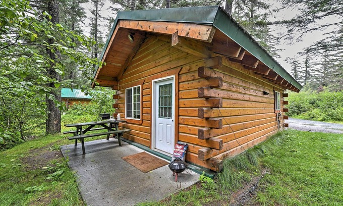 Bear Creek Apartamento | Acogedora cabina Seward Studio con parrilla en Salmon Creek.