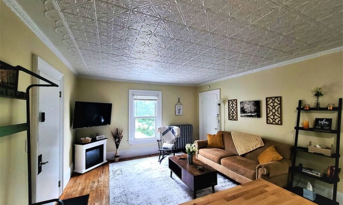 Skowhegan Apartamento | Quaint Skowhegan Apt|Stay 30 Days