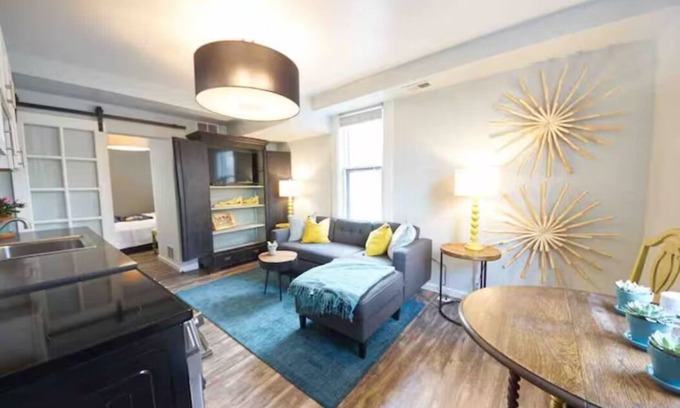 Jefferson Park Casa | Quaint Space - Near Downtown & Broncos Stadium
