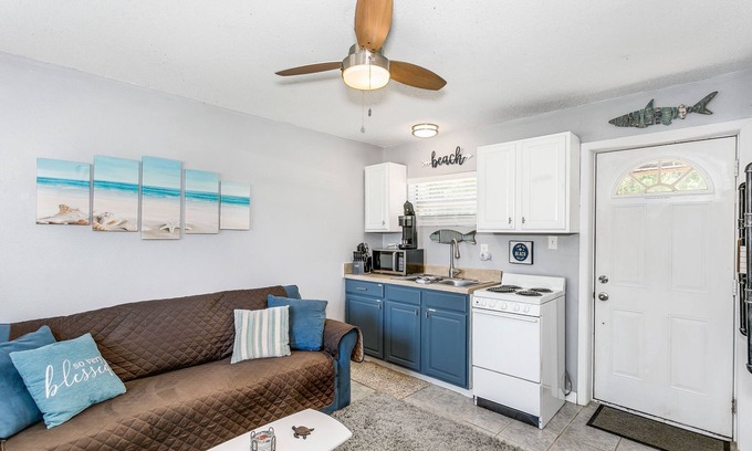 Ono Island Cabaña | Quaint Tiny Home by the Bay - Boat Launch 1 Street Over
