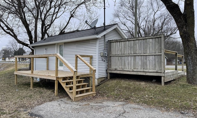 Bainbridge Apartamento | Quaint, tiny home in the small town of Bainbridge. Newly remodeled.