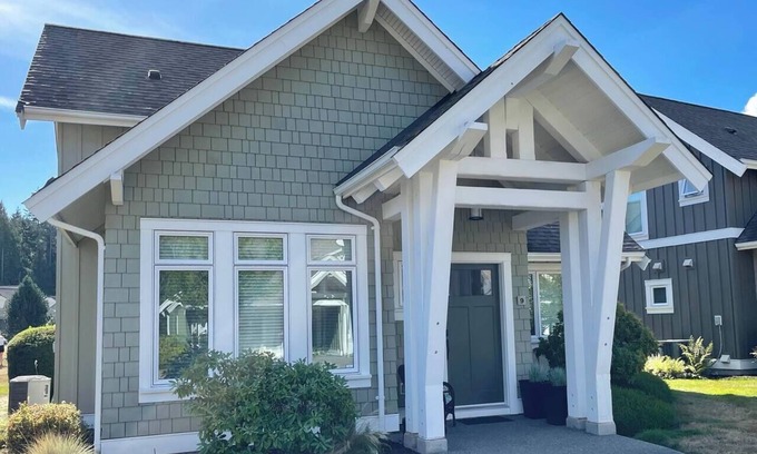 Regional District of Nanaimo Casa | Qualicum Landing Beachside Home - Sleeps 6