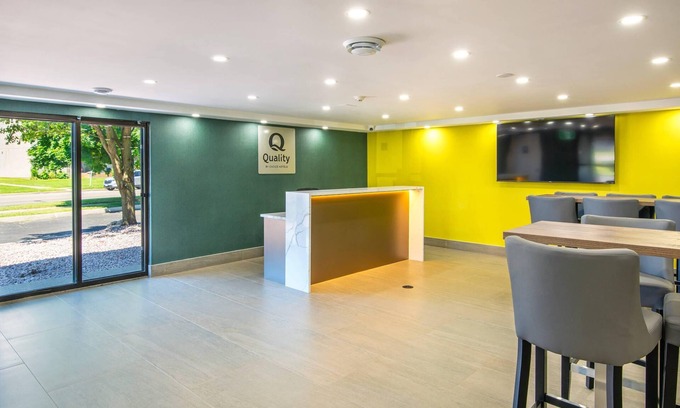 Chatham-Kent Hotel | Quality Inn