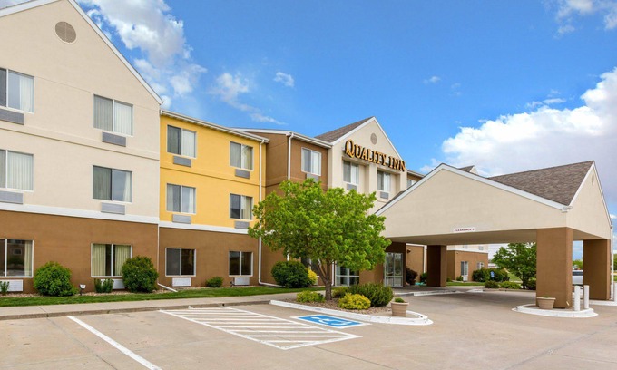 Kearney Hotel | Quality Inn Kearney
