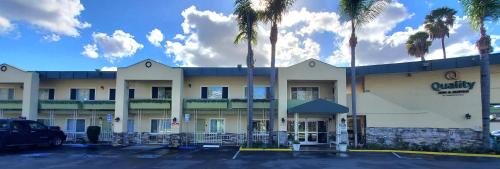 Southwest Anaheim Hotel | Quality Inn & Suites Anaheim at the Park