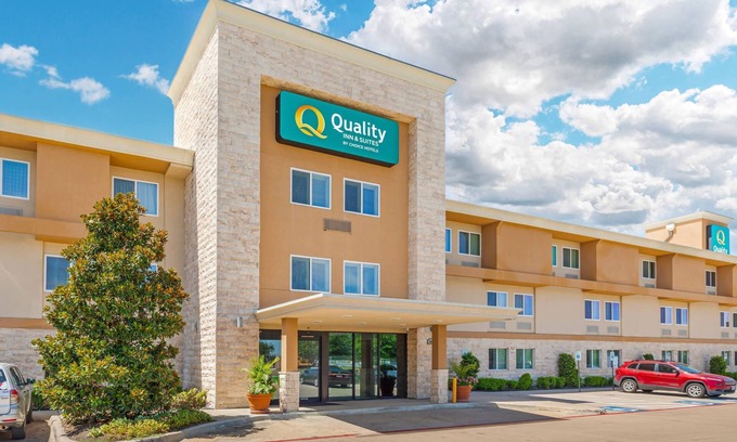 Plano Hotel | Quality Inn & Suites Plano East - Richardson