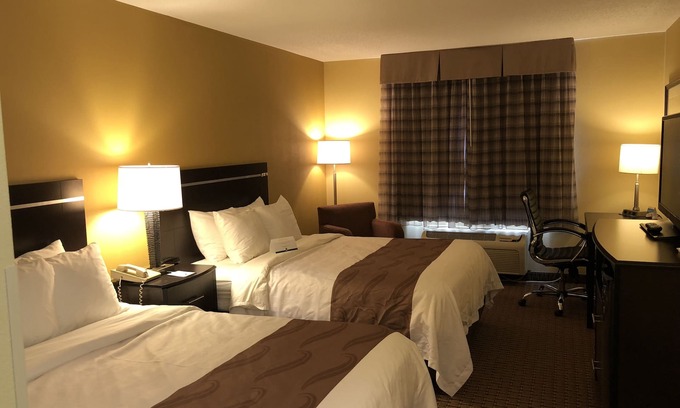 Sun Prairie Hotel | Quality Inn & Suites Sun Prairie Madison East