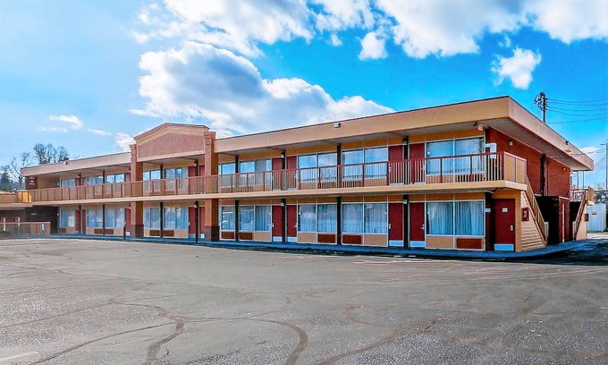 Luray Hotel | Quality Inn