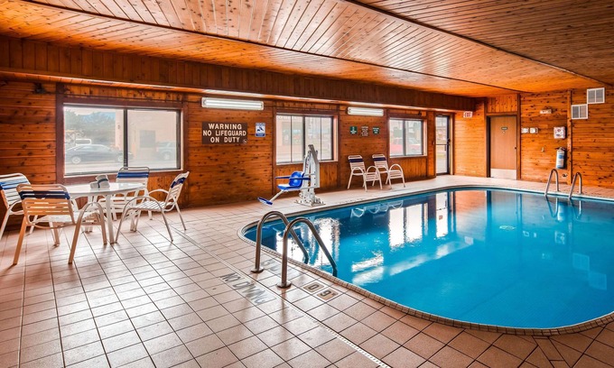 Tomah Hotel | Quality Inn