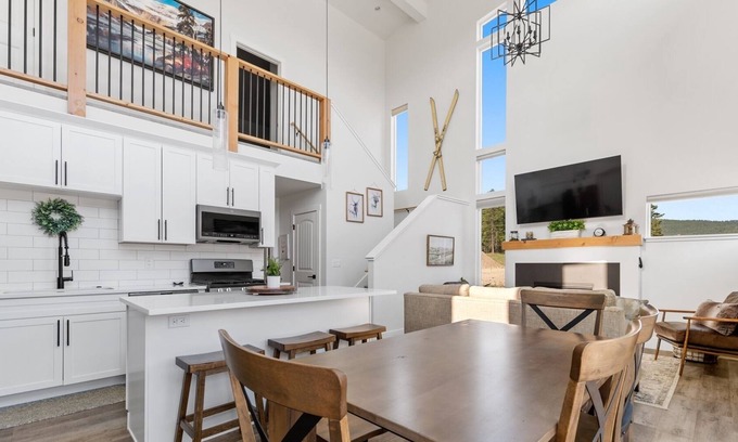 Whitefish Casa | Quarry B10 - Stunning Quarry unit w/ access to community pool, spa , gym & more!