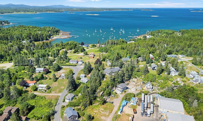 Spruce Head Cabaña | Quarry Village Compound