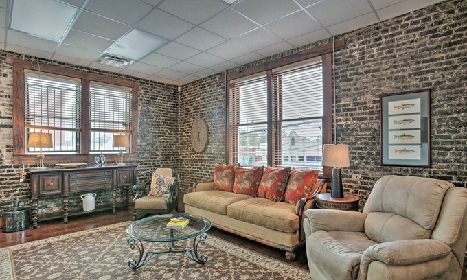 Ponchatoula Apartamento | ¡Cuartos por encima del Courtyard-Near Strawberry Festival!