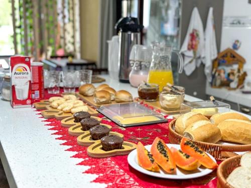 Ze Amandio Cama Y Desayuno | Quarto 2 - Hospedaria Orquídeas de Bombinhas - com delicioso café da manhã incluso