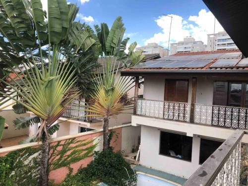 Americana Casa | Quarto com varanda tipo Airbn b Vista Panorâmica Aberta Livre
