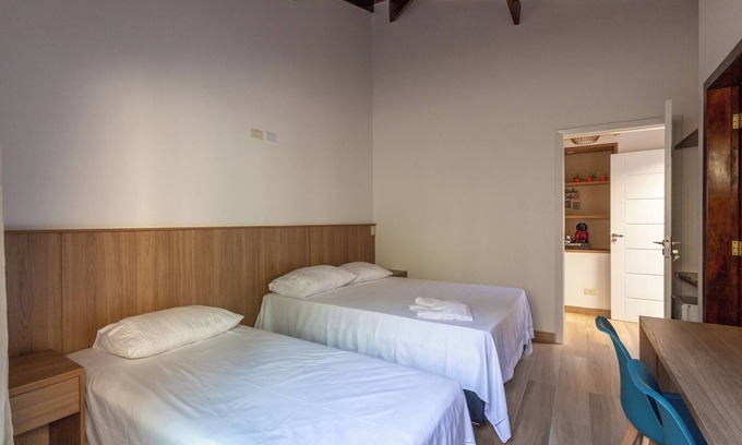 Pontal da Cruz Cama Y Desayuno | Quarto com Wi-Fi, ar-condicionado e a 300m do mar