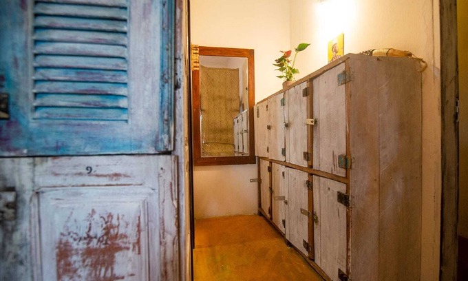 Gamboa Apartamento | Quarto Compartilhado Feminino com Ar Condicionado