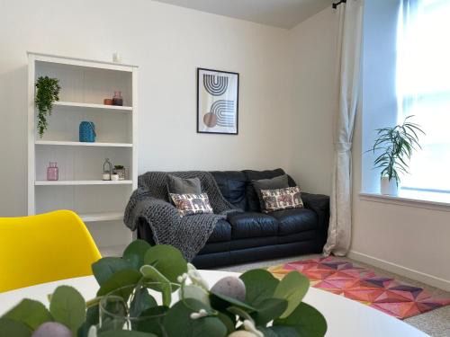 Central Aberdeen Apartamento | Quay Apartment with parking