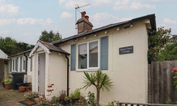 Instow Cabaña | QUAY CLOSE COTTAGE, pet friendly, country holiday cottage in Instow