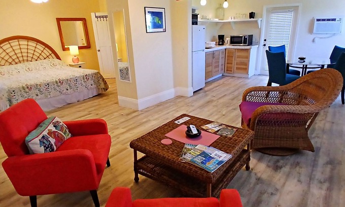 Cockburn Town Apartamento | QUEEN ANGEL Beautiful Studio Suite, a few steps from the ocean,Grand Turk Island