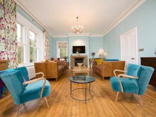 High Peak Casa | Queen Ann's Close