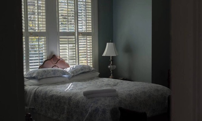 Monticello Cama Y Desayuno | Queen Anne Room at Avera-Clarke