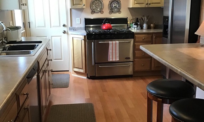 Culver Casa | Queen bed for 1 person in the Soho district in beautiful Culver, Indiana.