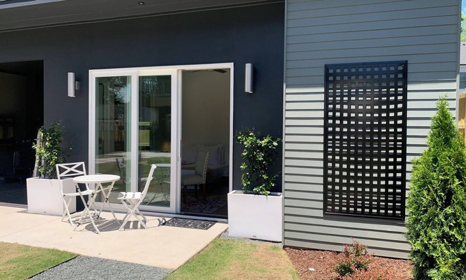 East Raleigh Casa | Queen bed, Luxury Shower, microwave, TV, Coffee bar, walk to Dining and Drinks