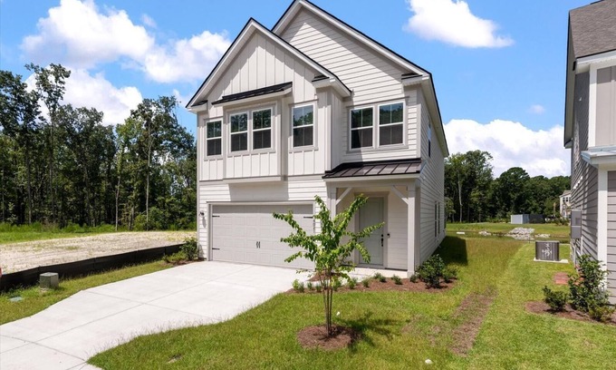 West Ashley Casa | Queen Bedroom with En Suite-Shared 4BR House