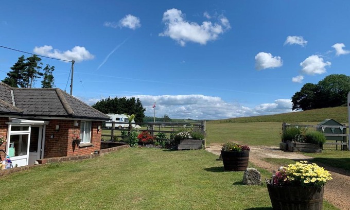 Sandown Casa | Queen Bower Farm Lodge
